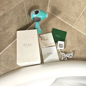 Tria Beauty Hair Removal Laser Kit in Teal